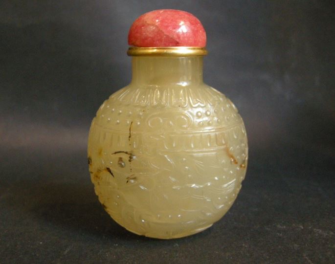 Snuff bottle agate sculpted over the entire surface with horseman - mask in the shoulders | MasterArt